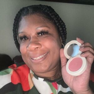 Radiant Glow Blush in Rosy Pink